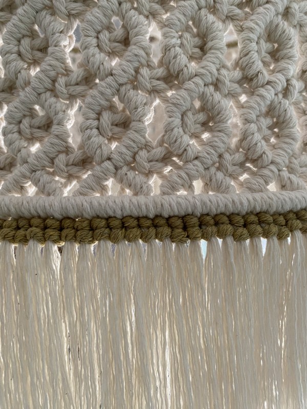 handgefertigte Makramee-Hängelampe