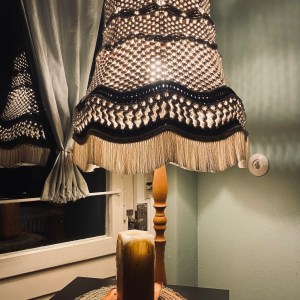 handgefertigte Upcycling Makramee-Stehlampe – Bild 7