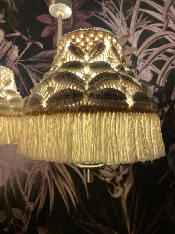 handgefertigte Upcycling Makramee-Hängelampe