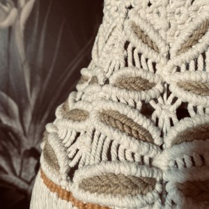 handgefertigte Upcycling Makramee-Hängelampe – Bild 8