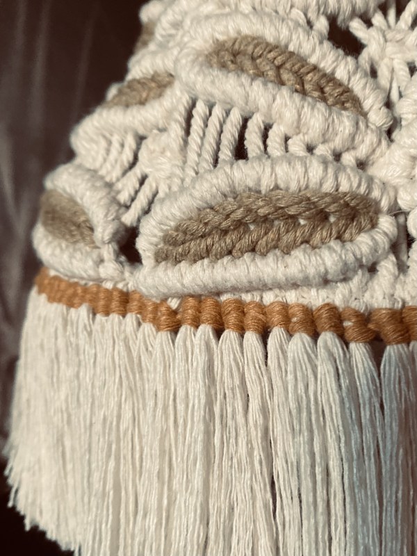 handgefertigte Upcycling Makramee-Hängelampe