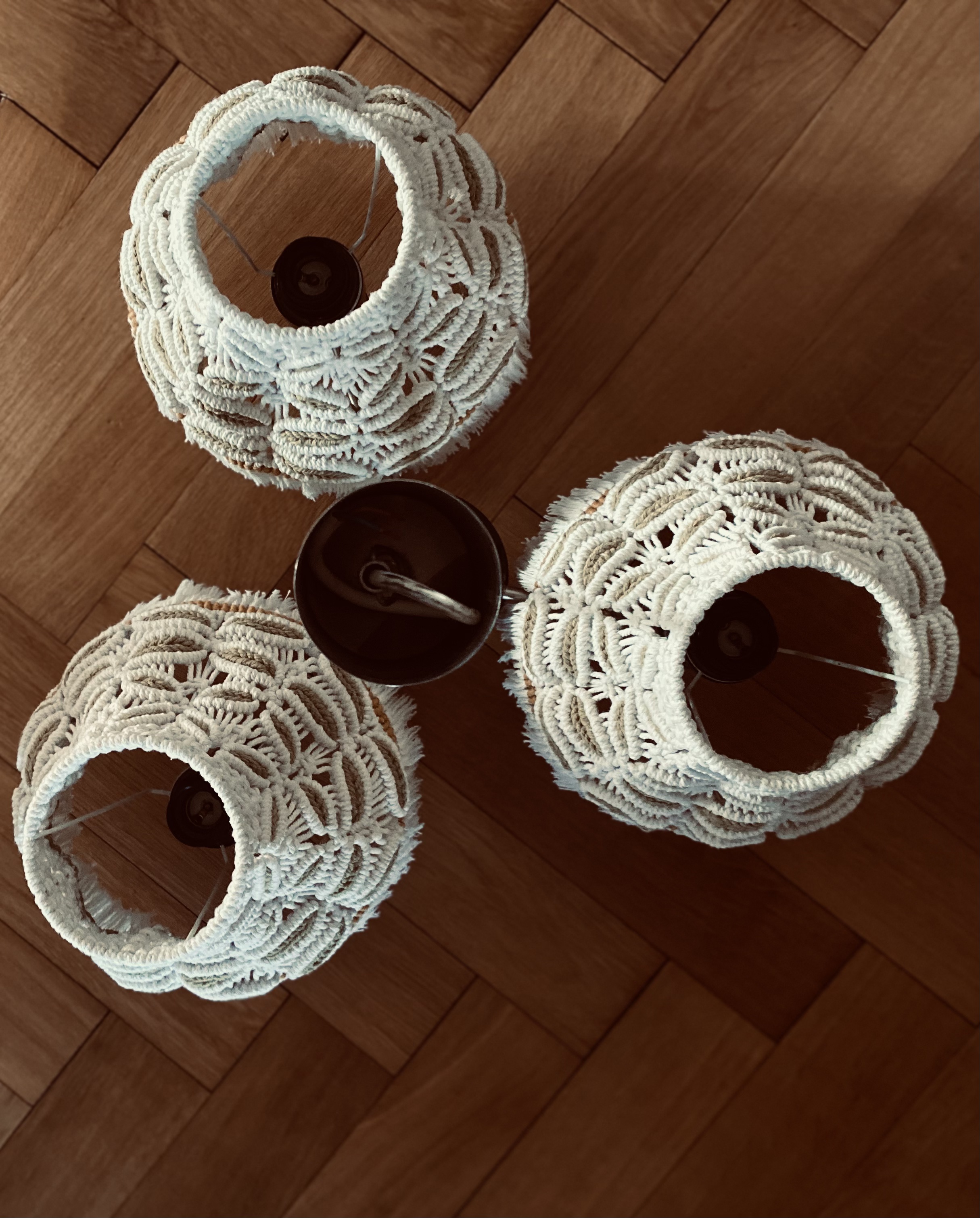 handgefertigte Upcycling Makramee-Hängelampe – Bild 10