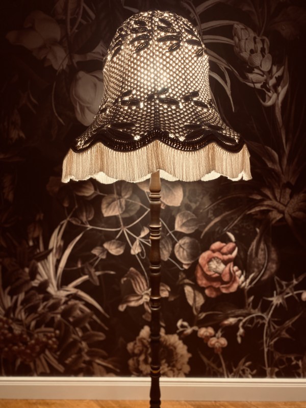 handgefertigte Upcycling Makramee-Stehlampe