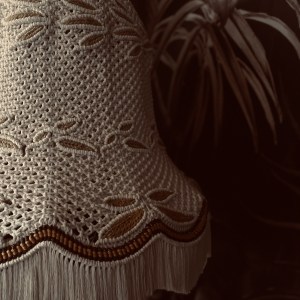 handgefertigte Upcycling Makramee-Stehlampe – Bild 5