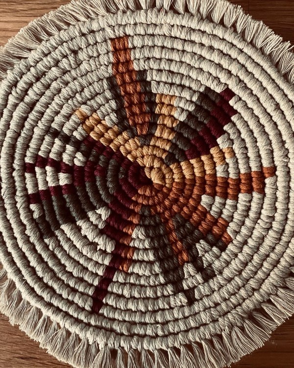 handgeknüpfte Makramee-Untersetzer in verschiedenen Größen