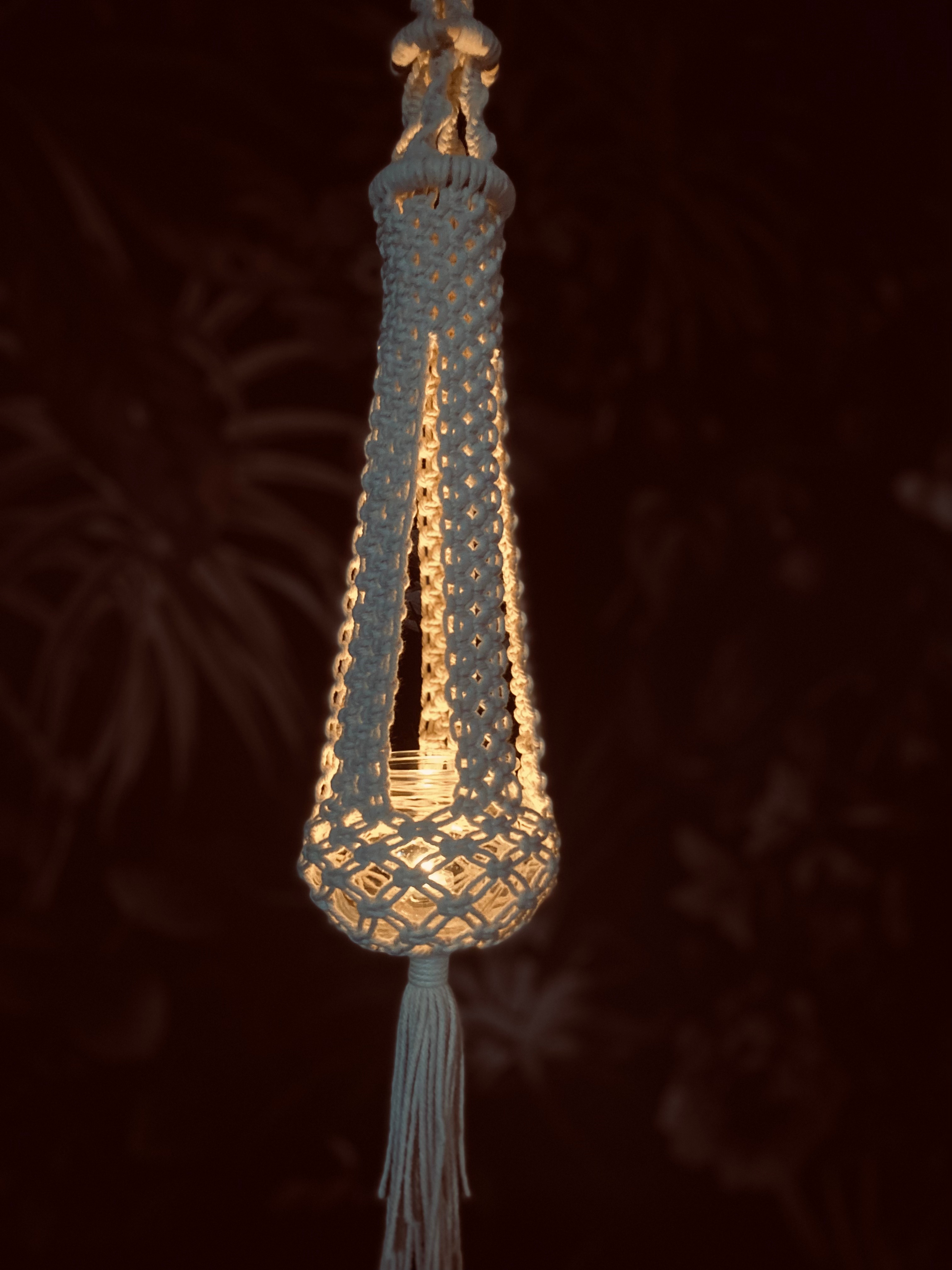 handgefertigtes Lichtspiel/Blumenampel – Bild 1