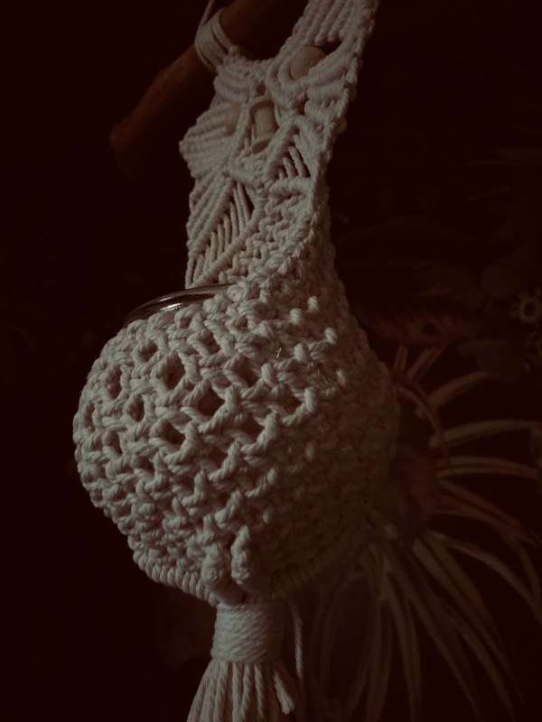 handgefertigtes Lichtspiel/Blumenampel Eule