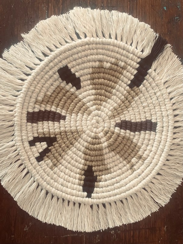 handgeknüpfte Makramee-Untersetzer in verschiedenen Größen