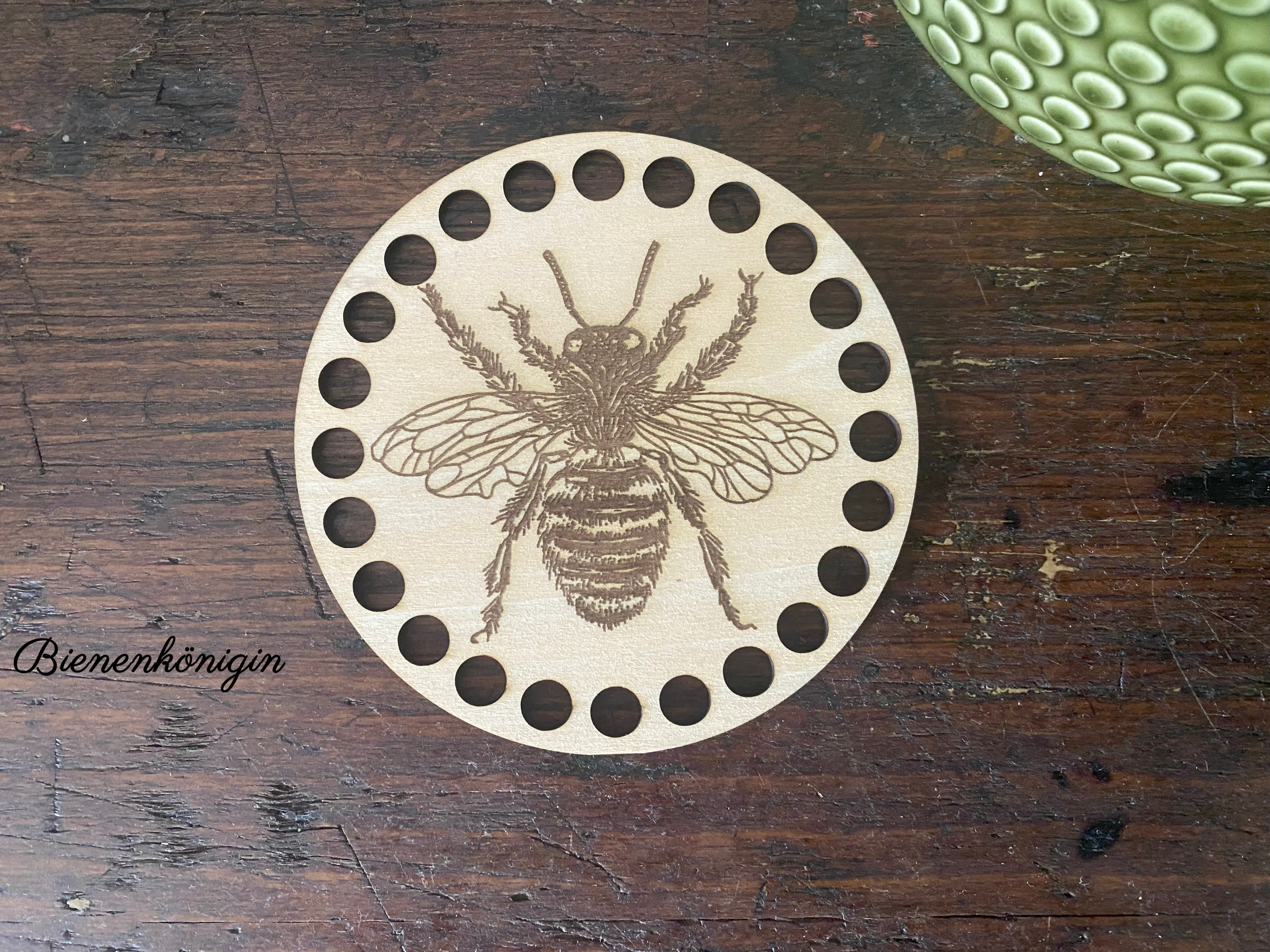 Häkelböden | Lindensperrholz | mit Gravur – Bild 8