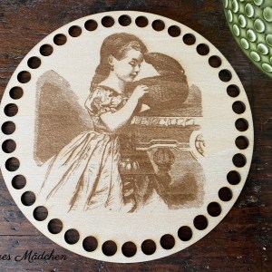 Häkelböden | Lindensperrholz | mit Gravur – Bild 38