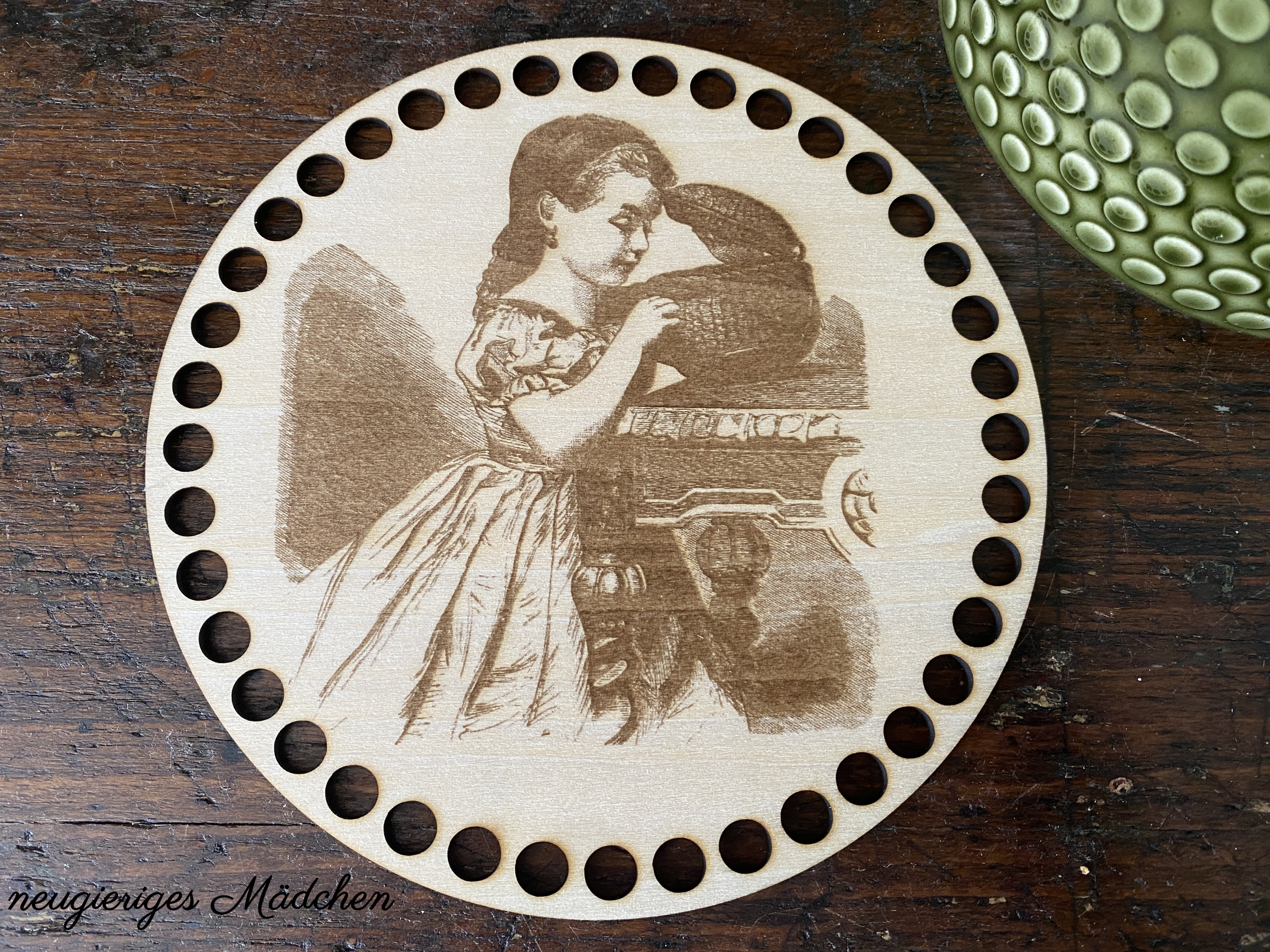 Häkelböden | Lindensperrholz | mit Gravur – Bild 38