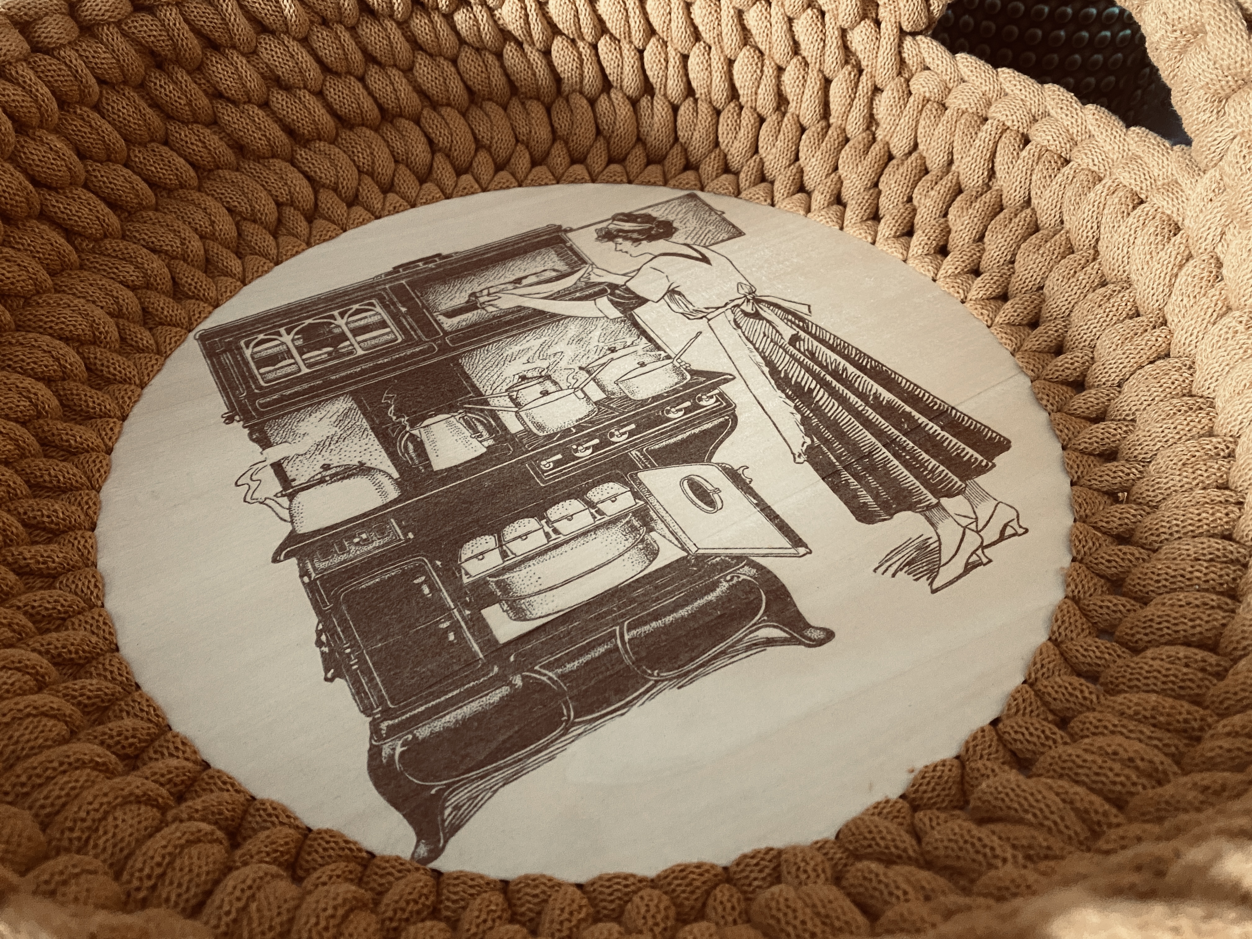 handgemachter Häkelkorb Brotkorb | nostalgisch, gelaserter Holzboden – Bild 2