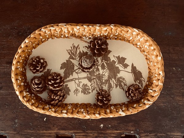 handgemachte Häkelkörbchen mit gelaserten Sperrholzböden | Herbstdeko in warmem Senfgelb