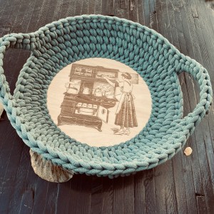 handgemachter Häkelkorb Brotkorb | nostalgisch, gelaserter Holzboden – Bild 13