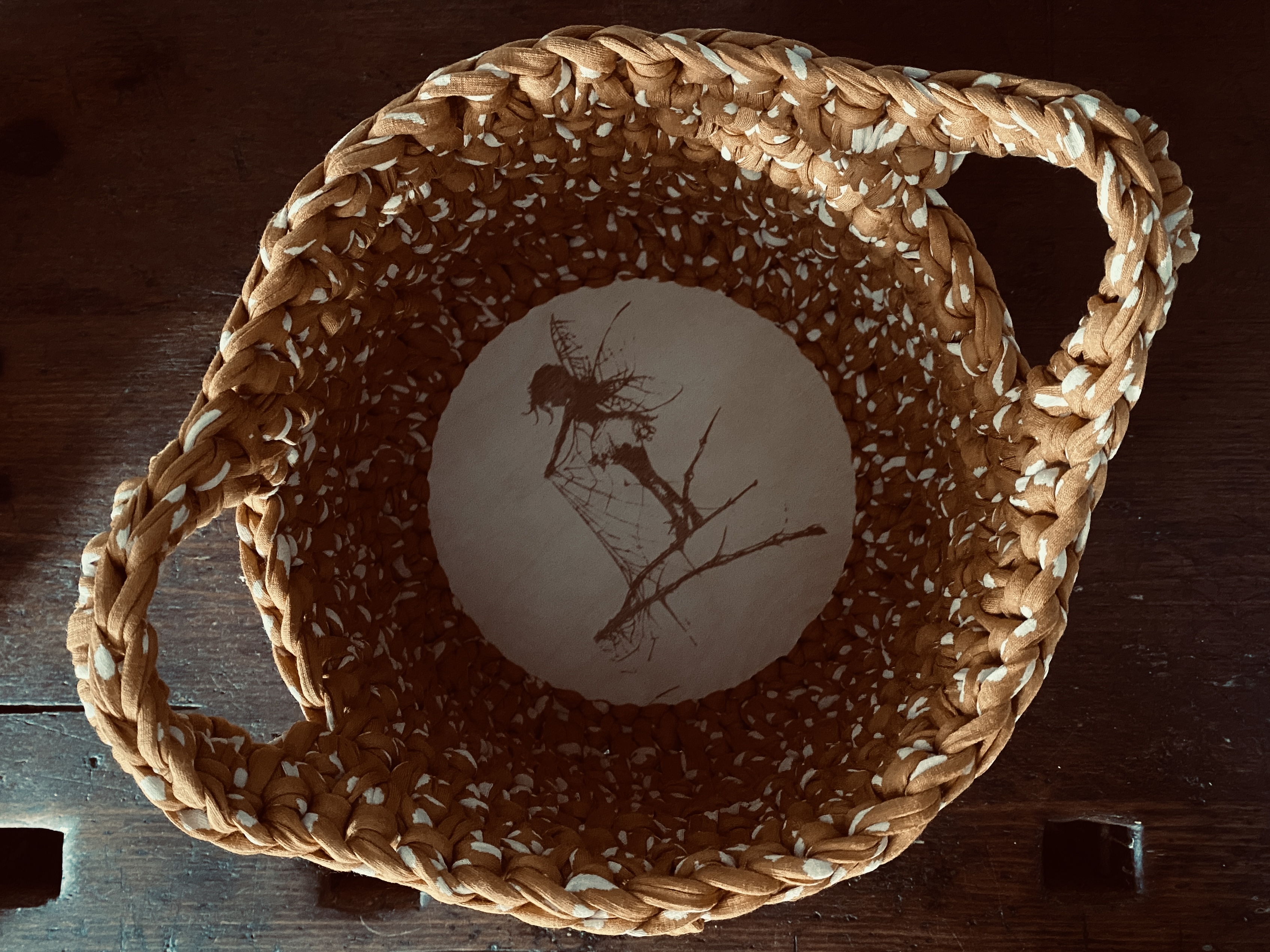 handgemachte Häkelkörbchen mit gelaserten Sperrholzböden | Herbstdeko in warmem Senfgelb – Bild 17