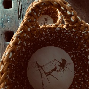 handgemachte Häkelkörbchen mit gelaserten Sperrholzböden | Herbstdeko in warmem Senfgelb – Bild 18