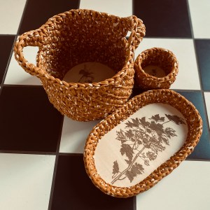 handgemachte Häkelkörbchen mit gelaserten Sperrholzböden | Herbstdeko in warmem Senfgelb – Bild 20