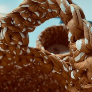 handgemachte Häkelkörbchen mit gelaserten Sperrholzböden | Herbstdeko in warmem Senfgelb – Bild 19