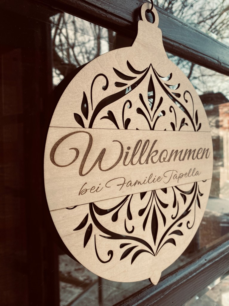 Personalisiertes Türschild | Weihnachtskugel mit Familiennamen