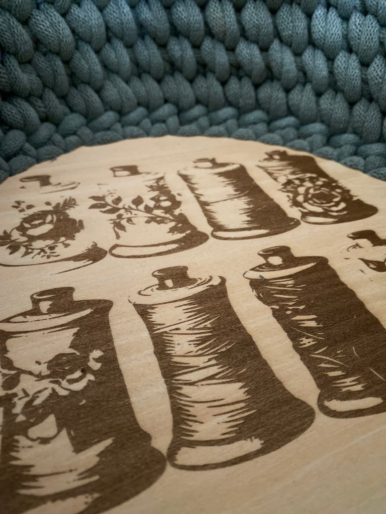 handgehäkelter Korb aus Bobbiny Flechtkordel | mit gelasertem Kreativmotiv