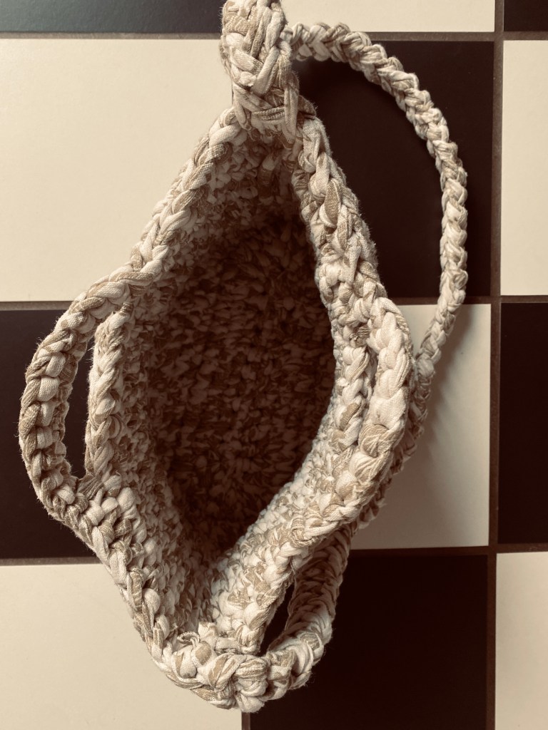 handgehäkelte Vintage Handtasche aus Textilgarn