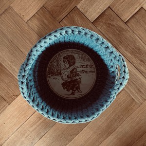 handgehäkelter Winterkorb aus Bobbiny Flechtkordel | mit gelasertem Wintermotiv