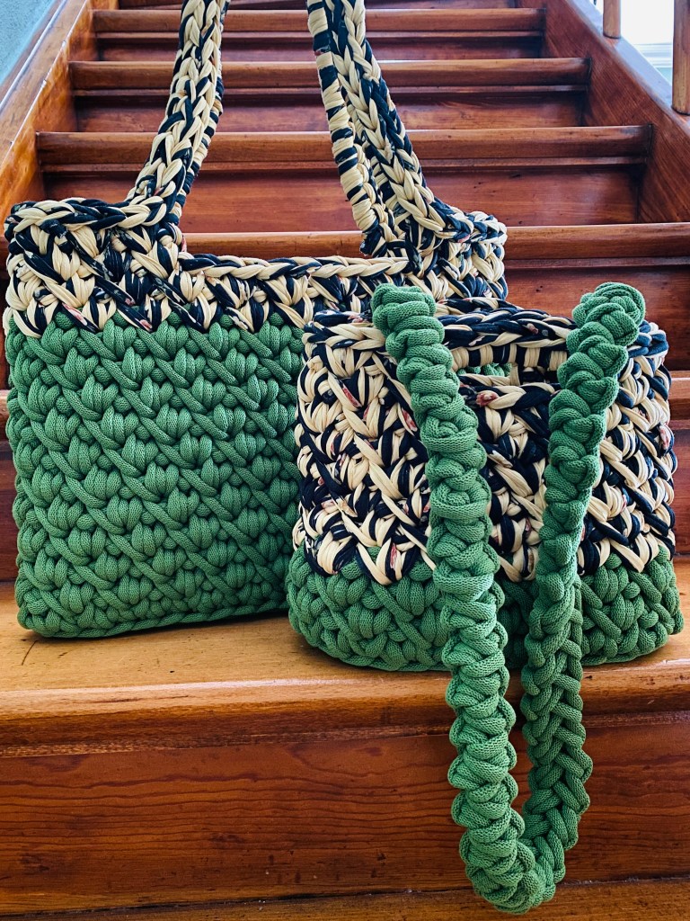 handgemachtes Taschenset Moos Green & Black Flowers