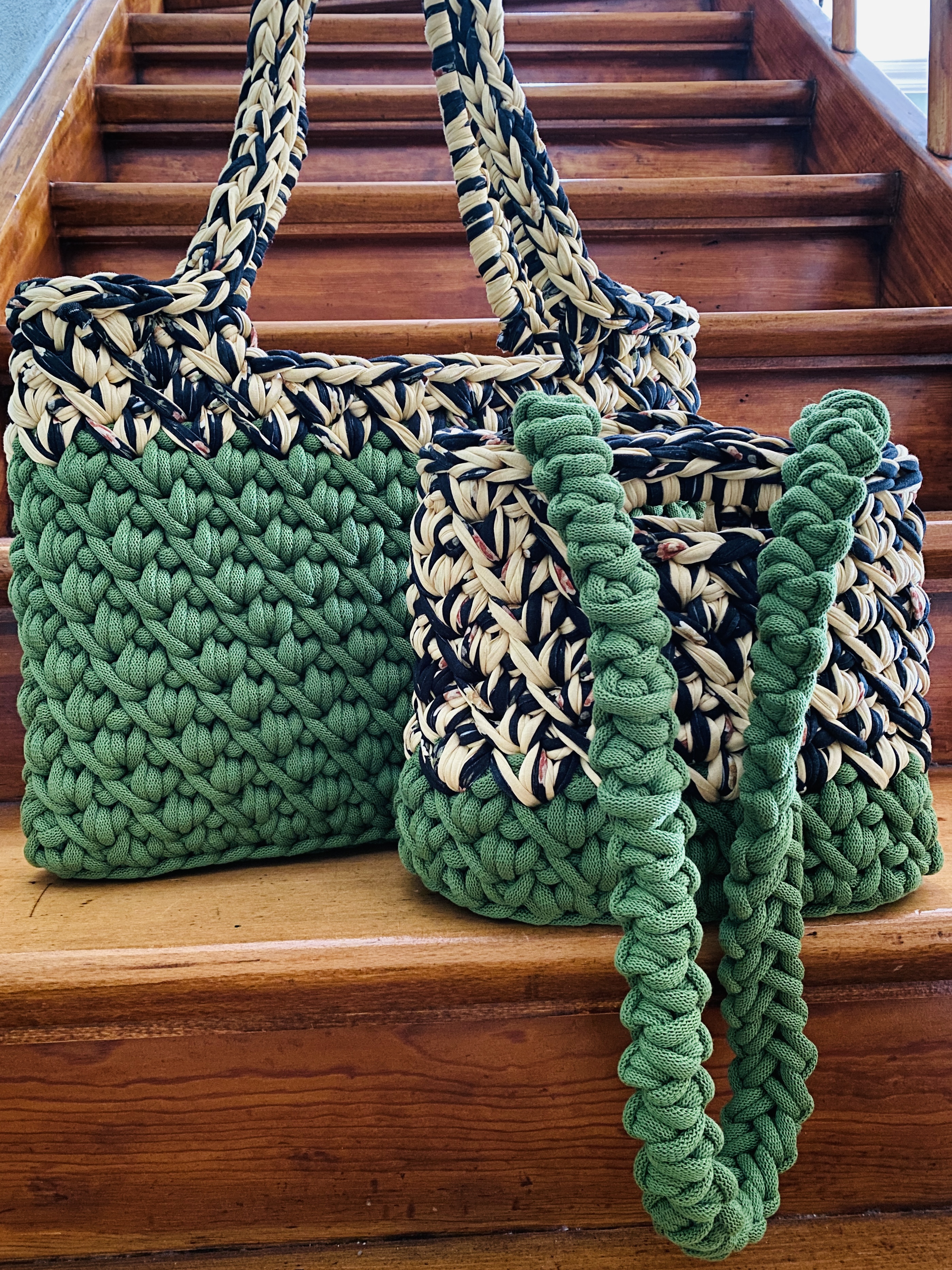 handgemachtes Taschenset Moos Green & Black Flowers – Bild 9
