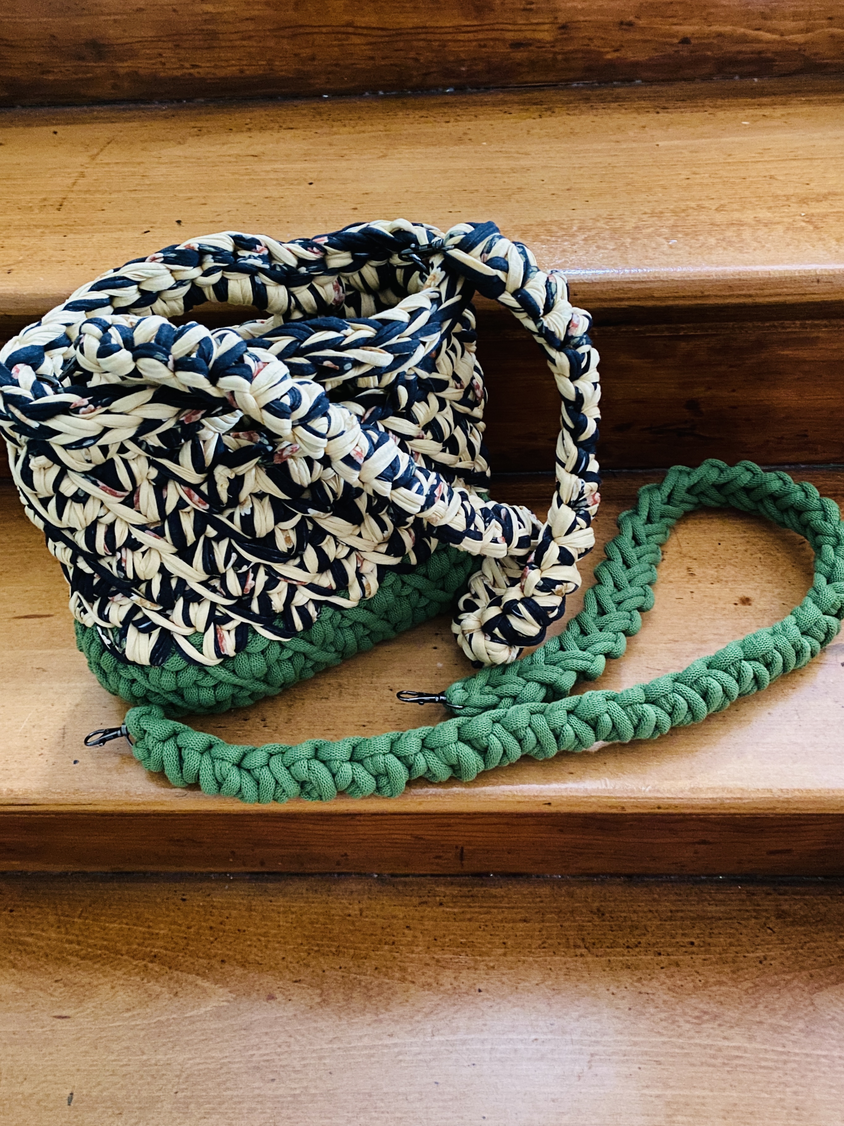 handgemachtes Taschenset Moos Green & Black Flowers – Bild 10