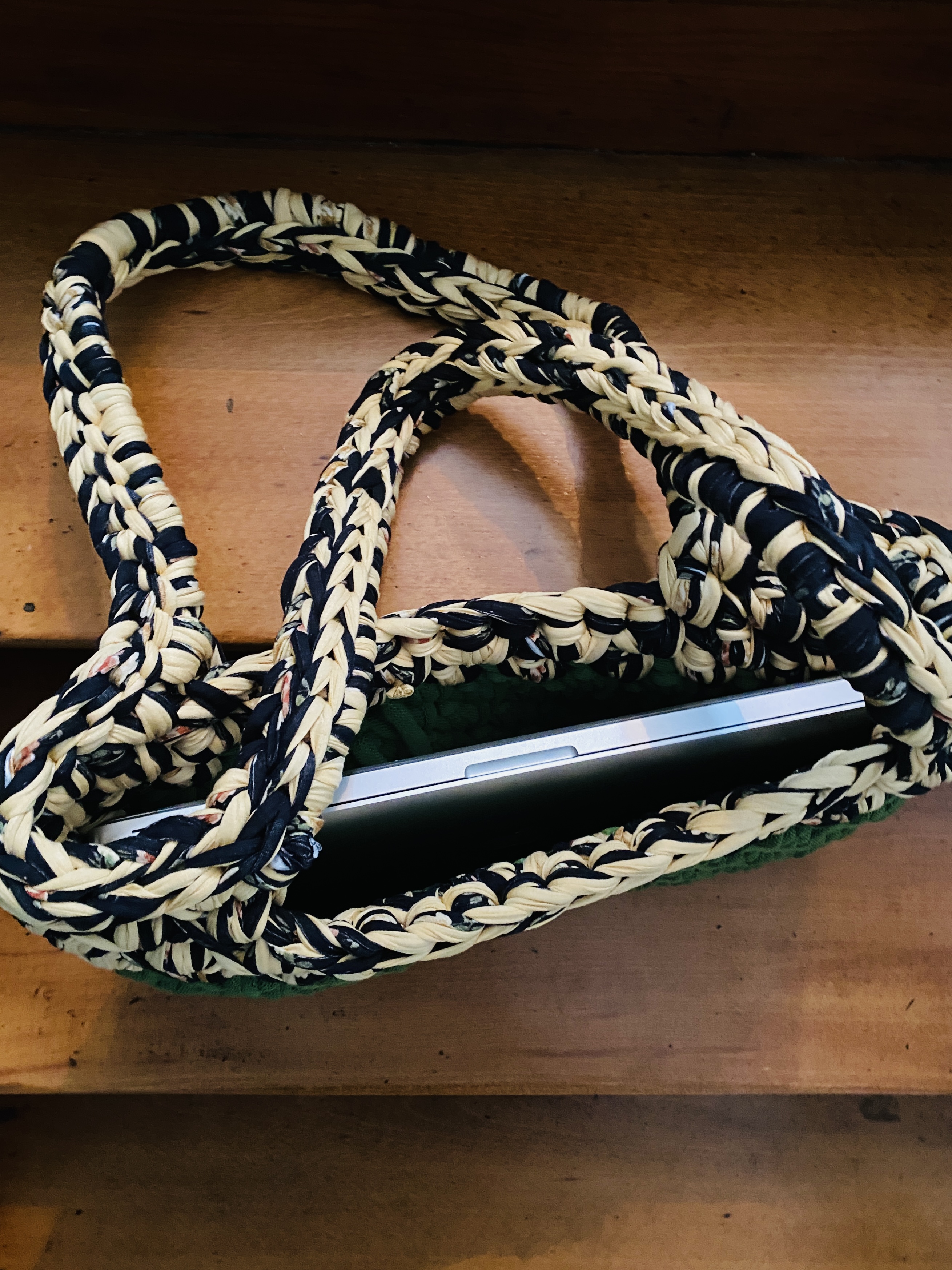 handgemachtes Taschenset Moos Green & Black Flowers – Bild 12