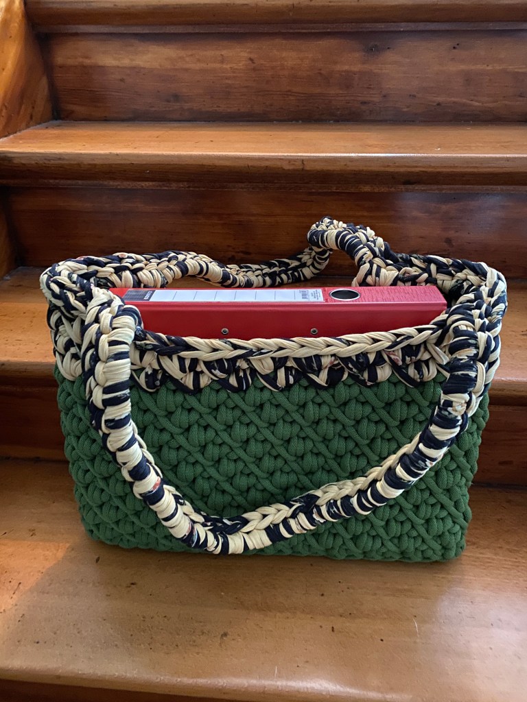 handgemachtes Taschenset Moos Green & Black Flowers