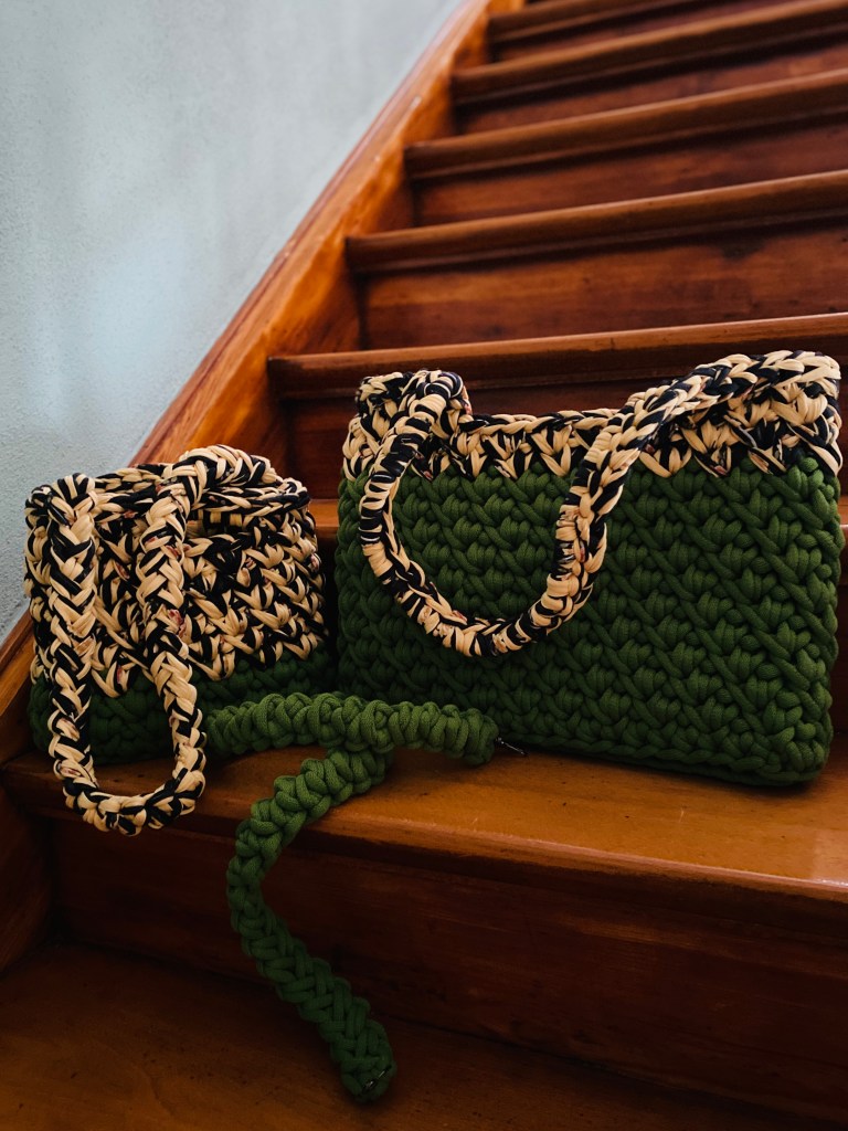 handgemachtes Taschenset Moos Green & Black Flowers
