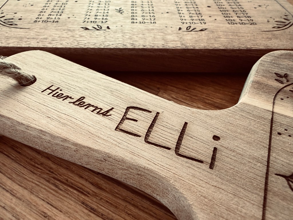 Lernbrettchen | Frühstücksbrettchen | Massivholz mit Griff | personalisierbar